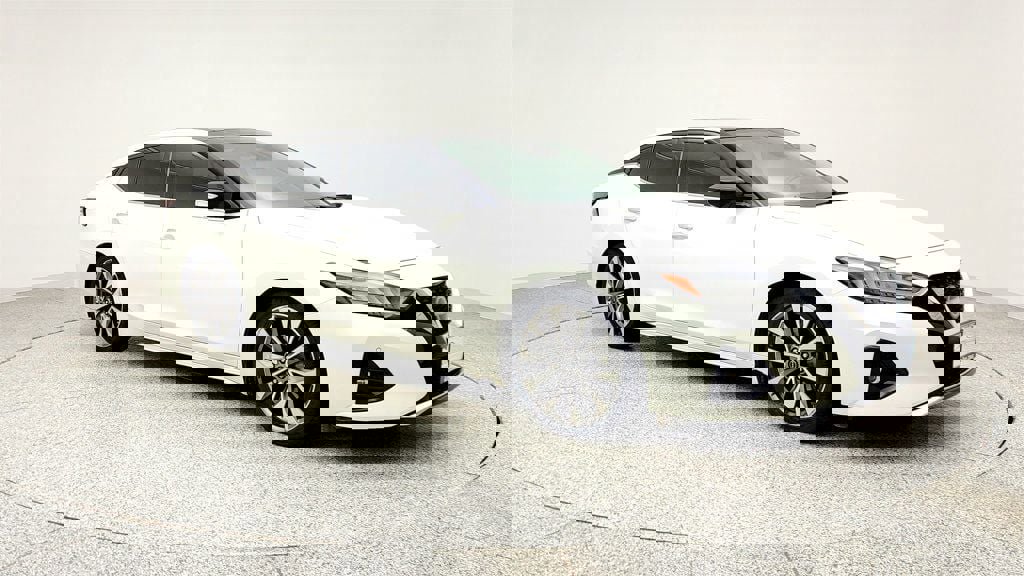 Used 2023 Nissan Maxima Platinum w/ Sport Mat Group image 3