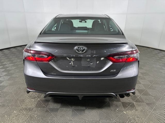 Used 2024 Toyota Camry SE image 4