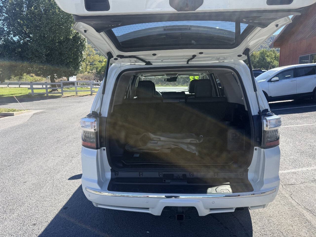 Used 2022 Toyota 4Runner Limited AWD/4WD image 7