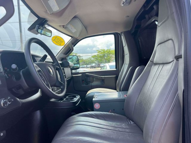 Used 2024 Chevrolet Express 2500 w/ Driver Convenience Package RWD image 18
