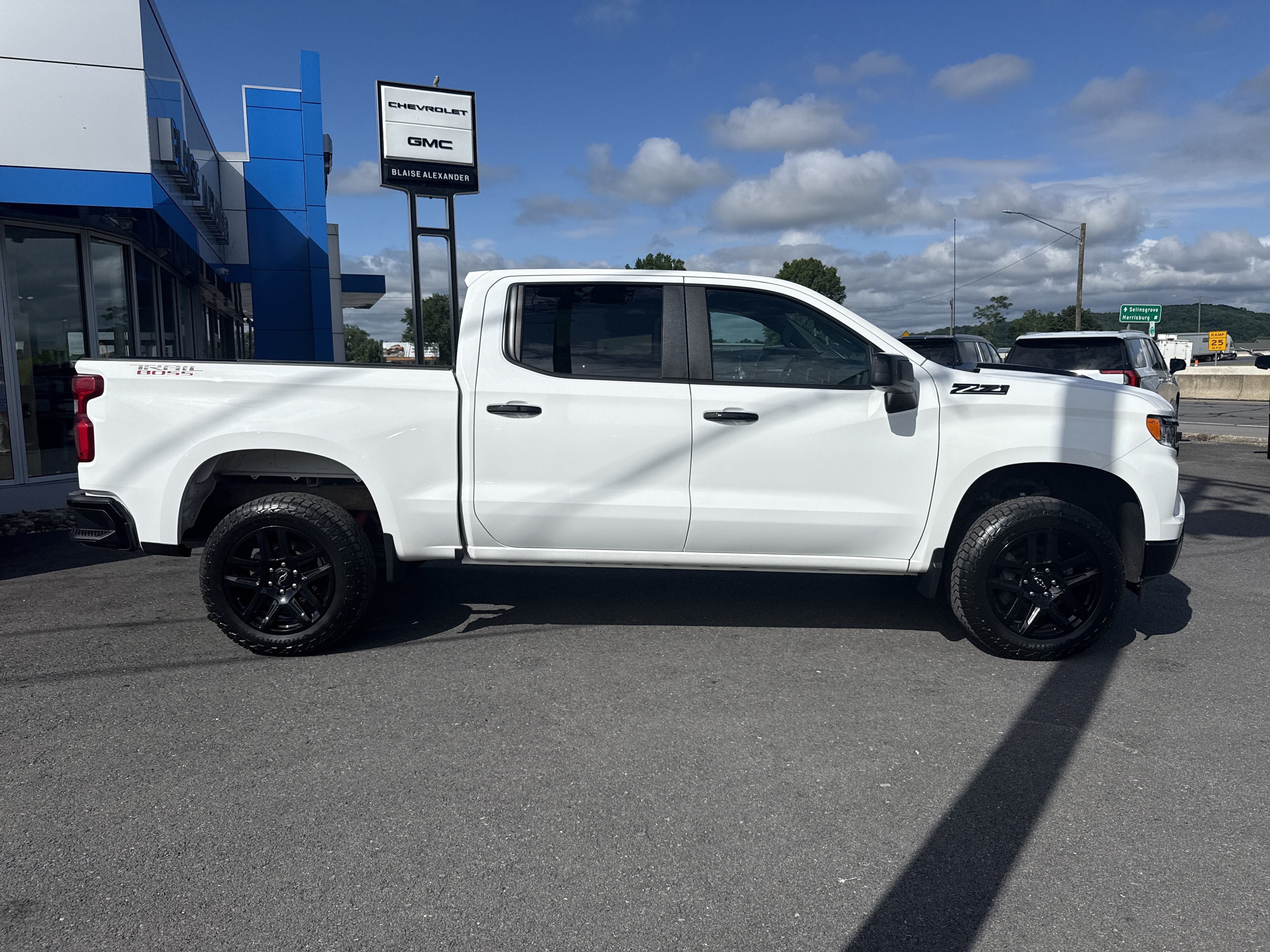 Used 2023 Chevrolet Silverado 1500 LT Trail Boss w/ LPO, Dark Essentials Package AWD/4WD video 2
