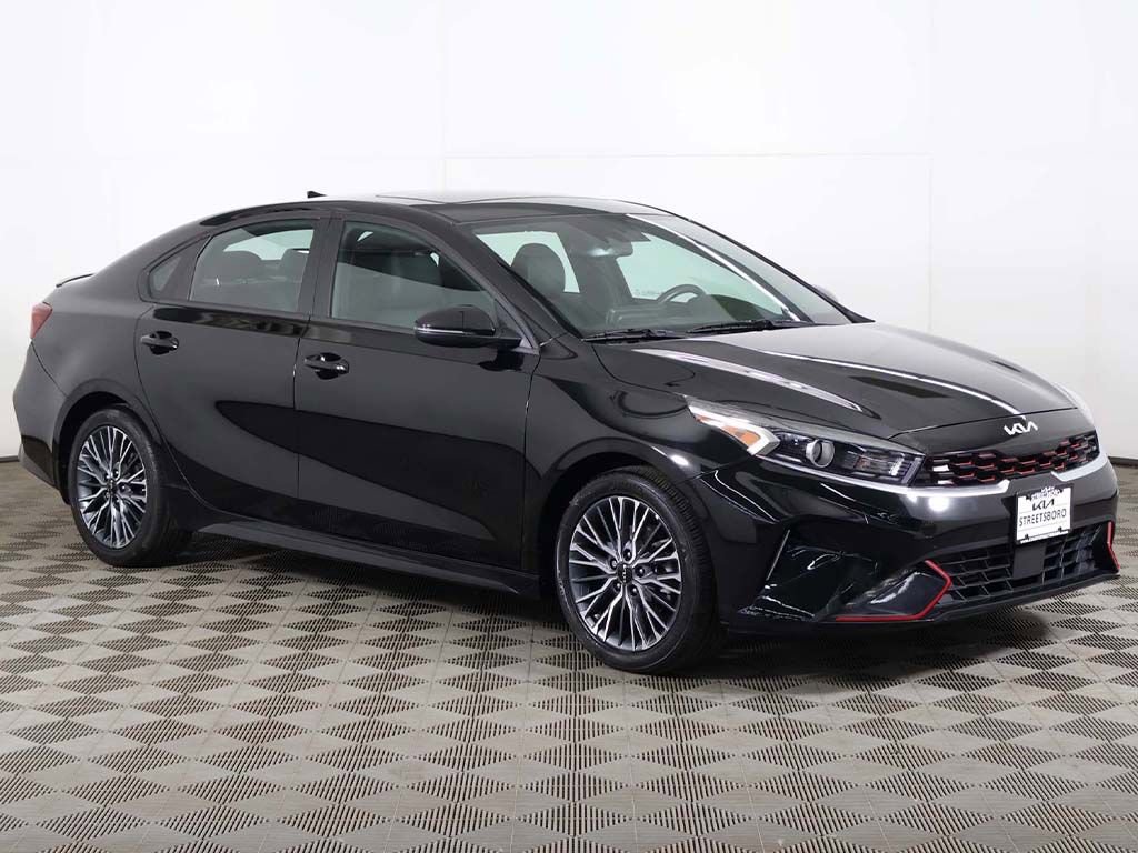 Used 2023 Kia Forte GT-Line w/ GT-Line Premium Package FWD image 2