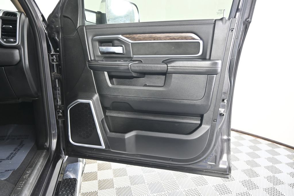 Used 2020 RAM 2500 Laramie AWD/4WD image 13