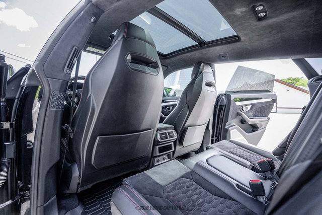 Used 2021 Lamborghini Urus AWD/4WD image 29