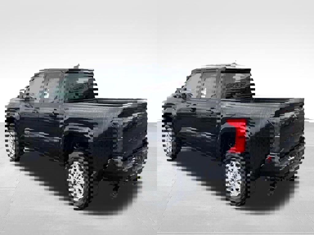 Used 2025 Toyota Tacoma SR5 image 3