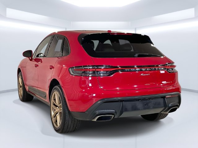 Certified 2022 Porsche Macan AWD/4WD image 3