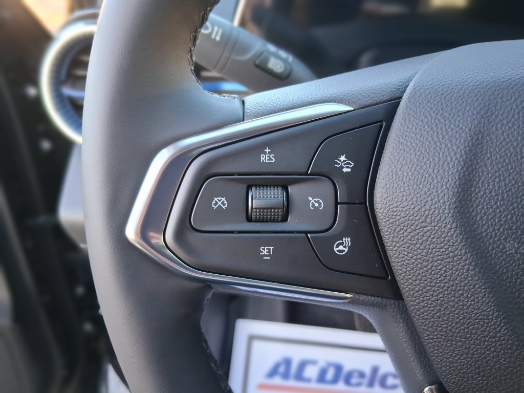 New 2026 Chevrolet Trax LT w/ Sunroof Package FWD image 26
