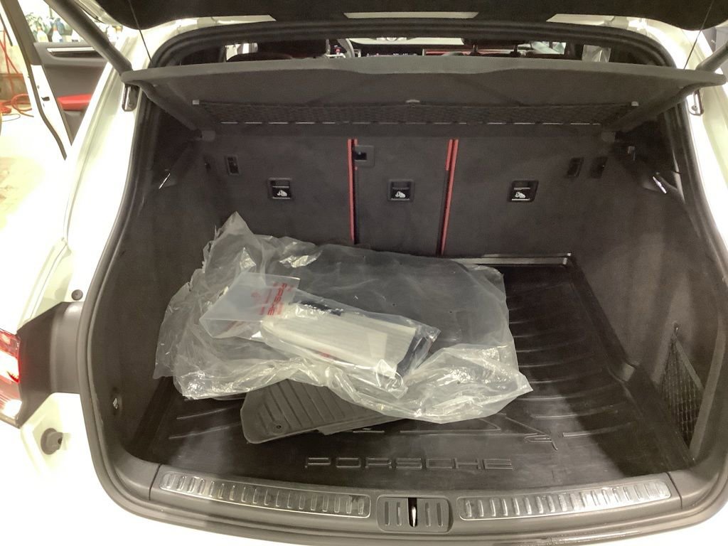 Used 2020 Porsche Macan S image 22