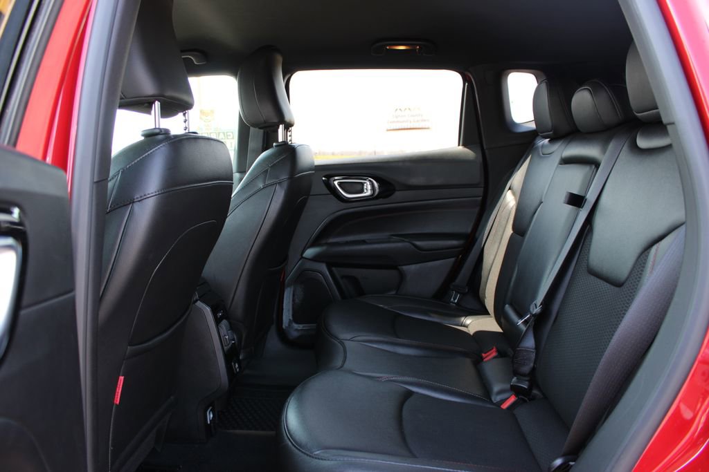 Used 2025 Jeep Compass Trailhawk AWD/4WD image 23