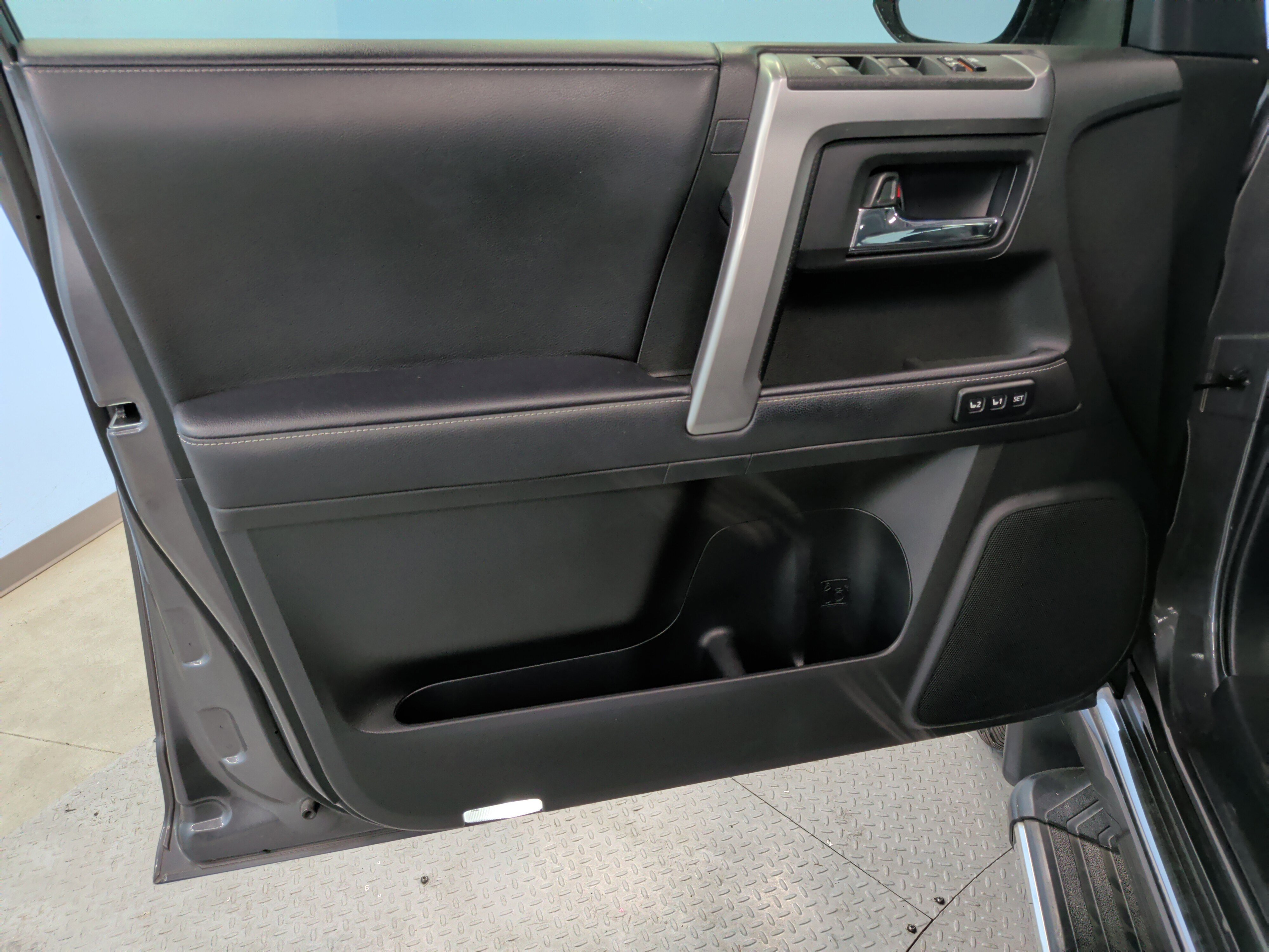 Certified 2022 Toyota 4Runner Limited AWD/4WD image 26