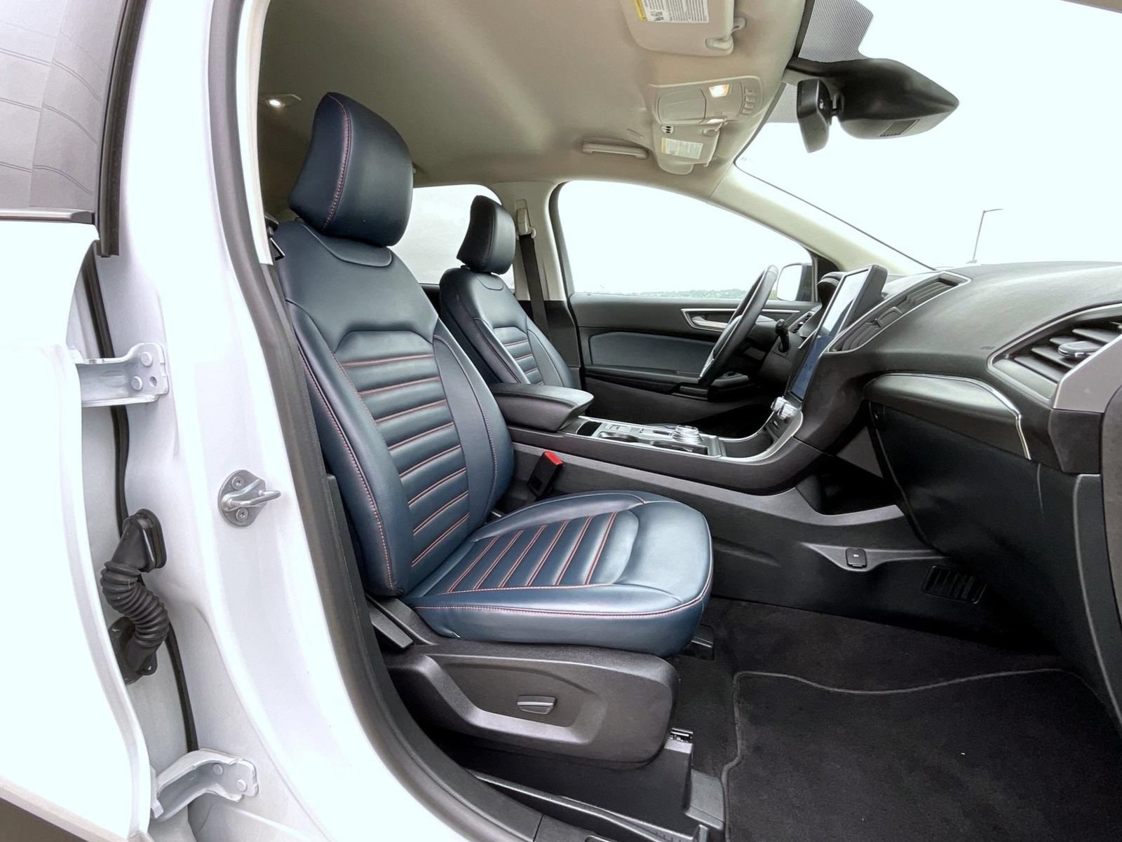 Used 2024 Ford Edge SEL w/ Sport Appearance Package AWD/4WD image 16