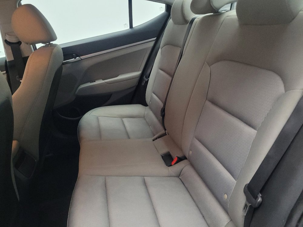 Used 2017 Hyundai Elantra SE image 18