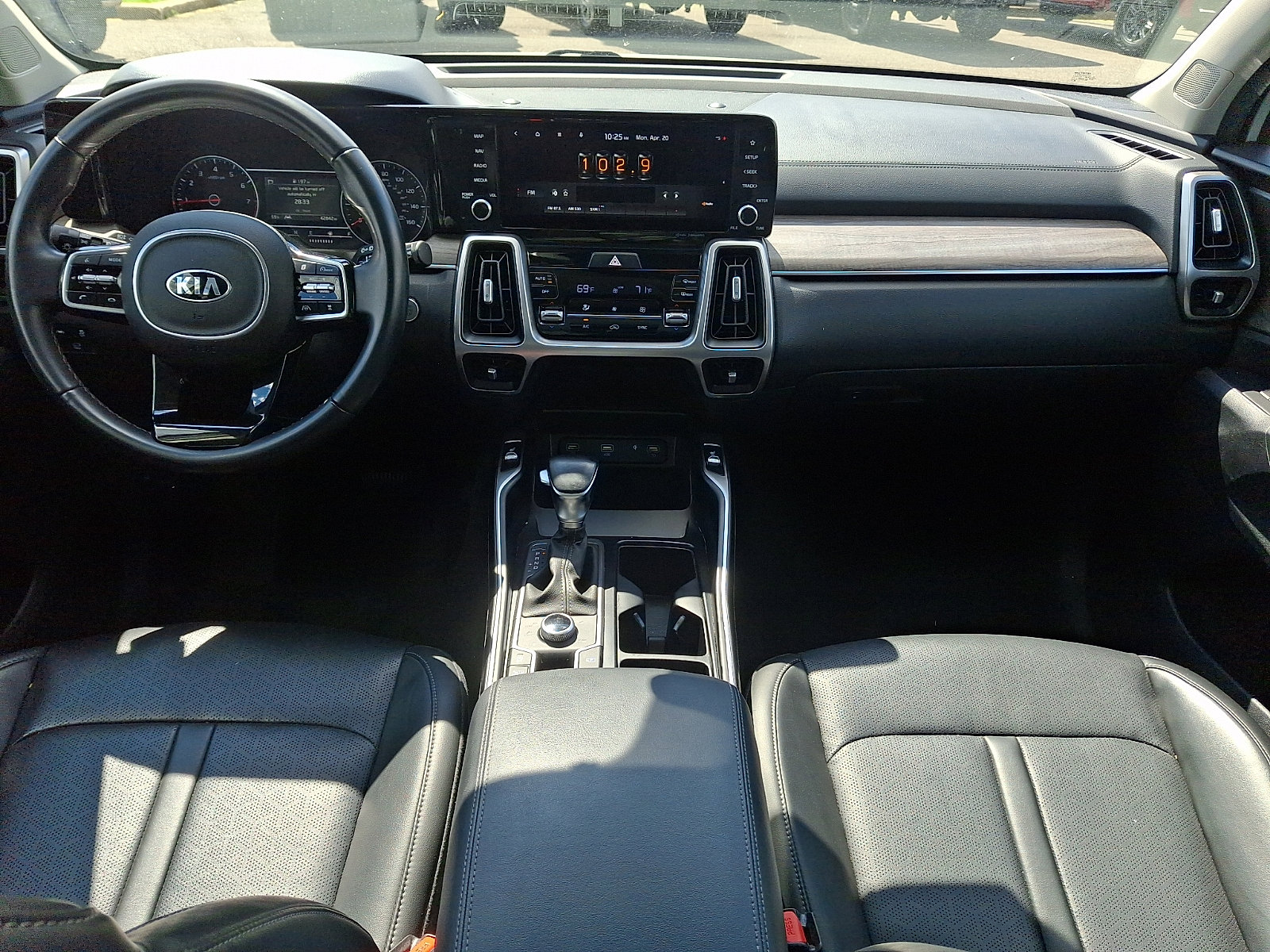 Used 2021 Kia Sorento EX w/ EX AWD X-Line Package image 14