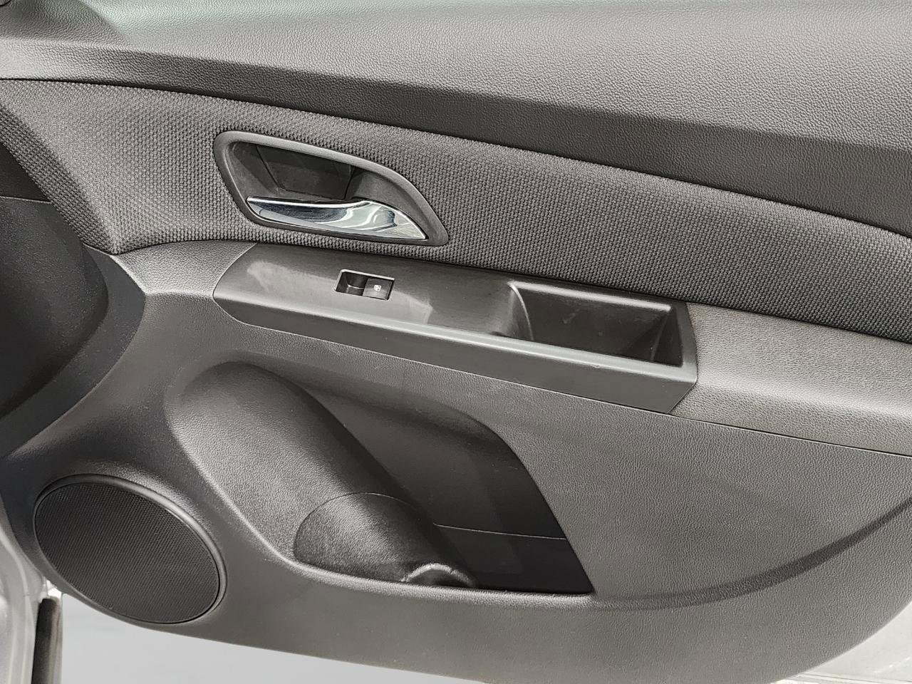 Used 2014 Chevrolet Cruze LT image 19