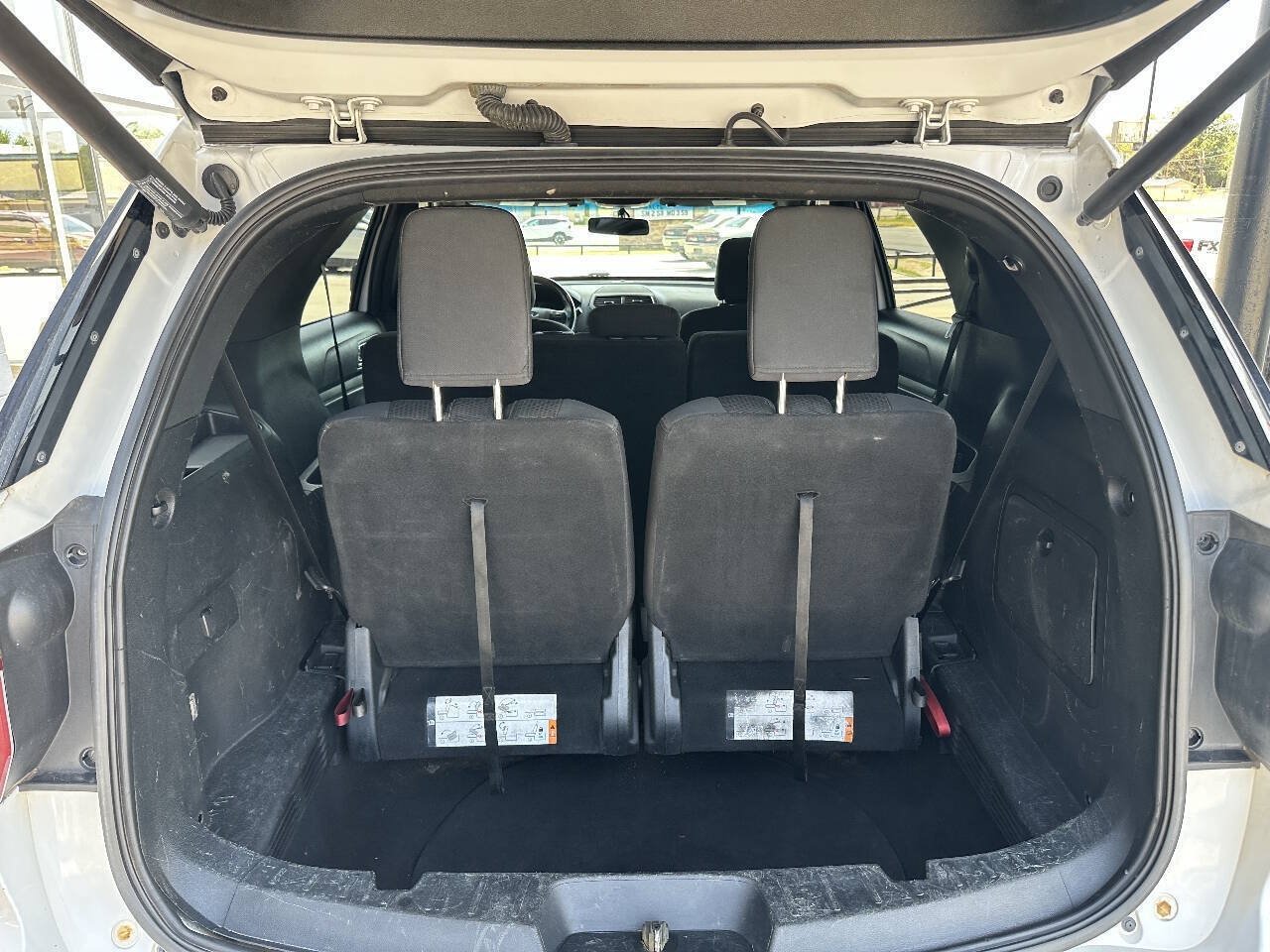 Used 2018 Ford Explorer XLT w/ Equipment Group 201A AWD/4WD image 19