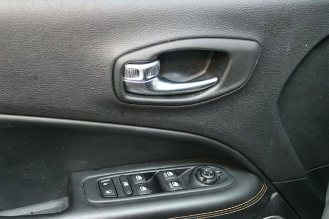 Used 2020 Jeep Compass Limited AWD/4WD image 17