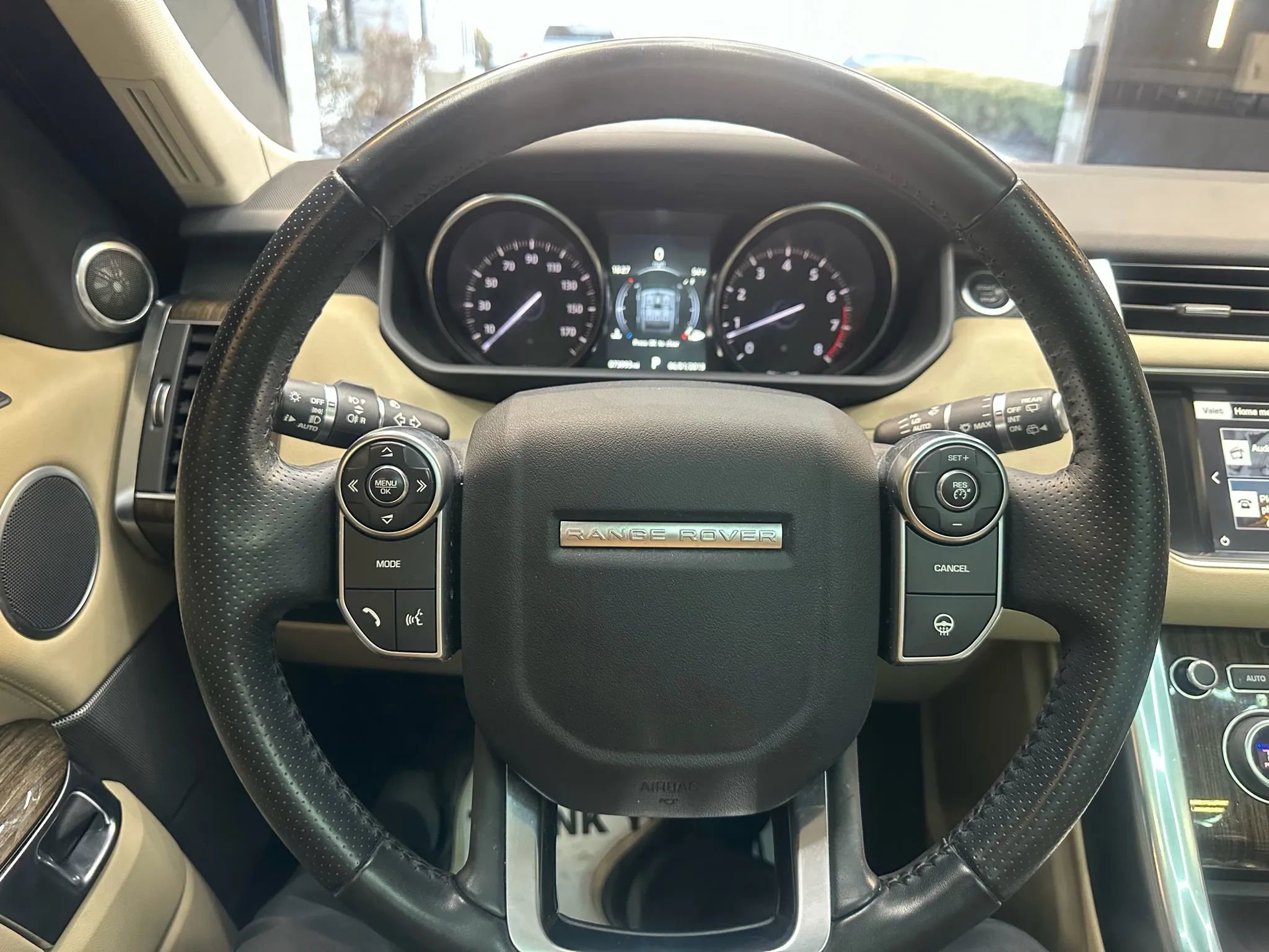 Used 2016 Land Rover Range Rover Sport SE image 14