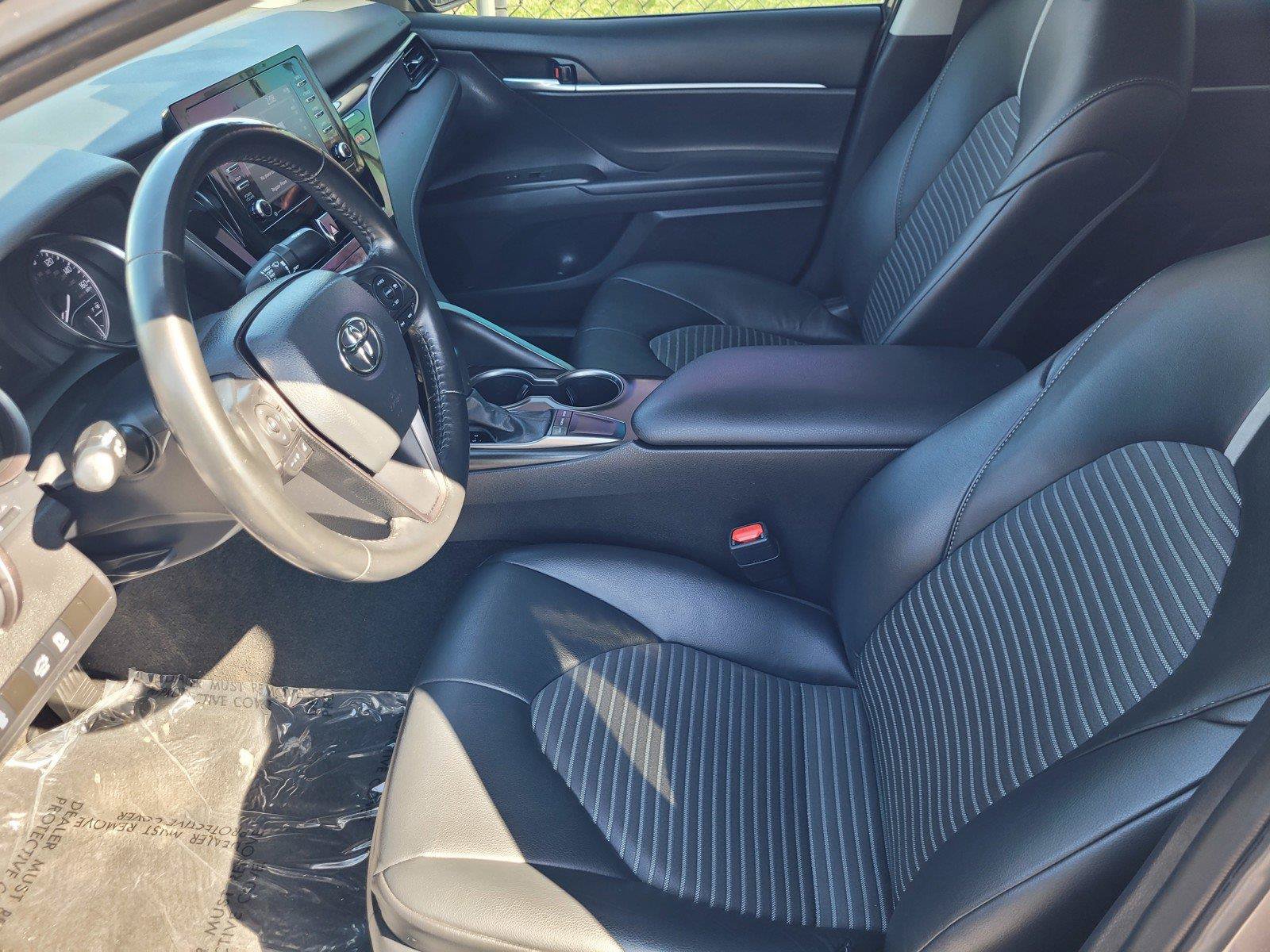 Used 2023 Toyota Camry SE FWD image 17