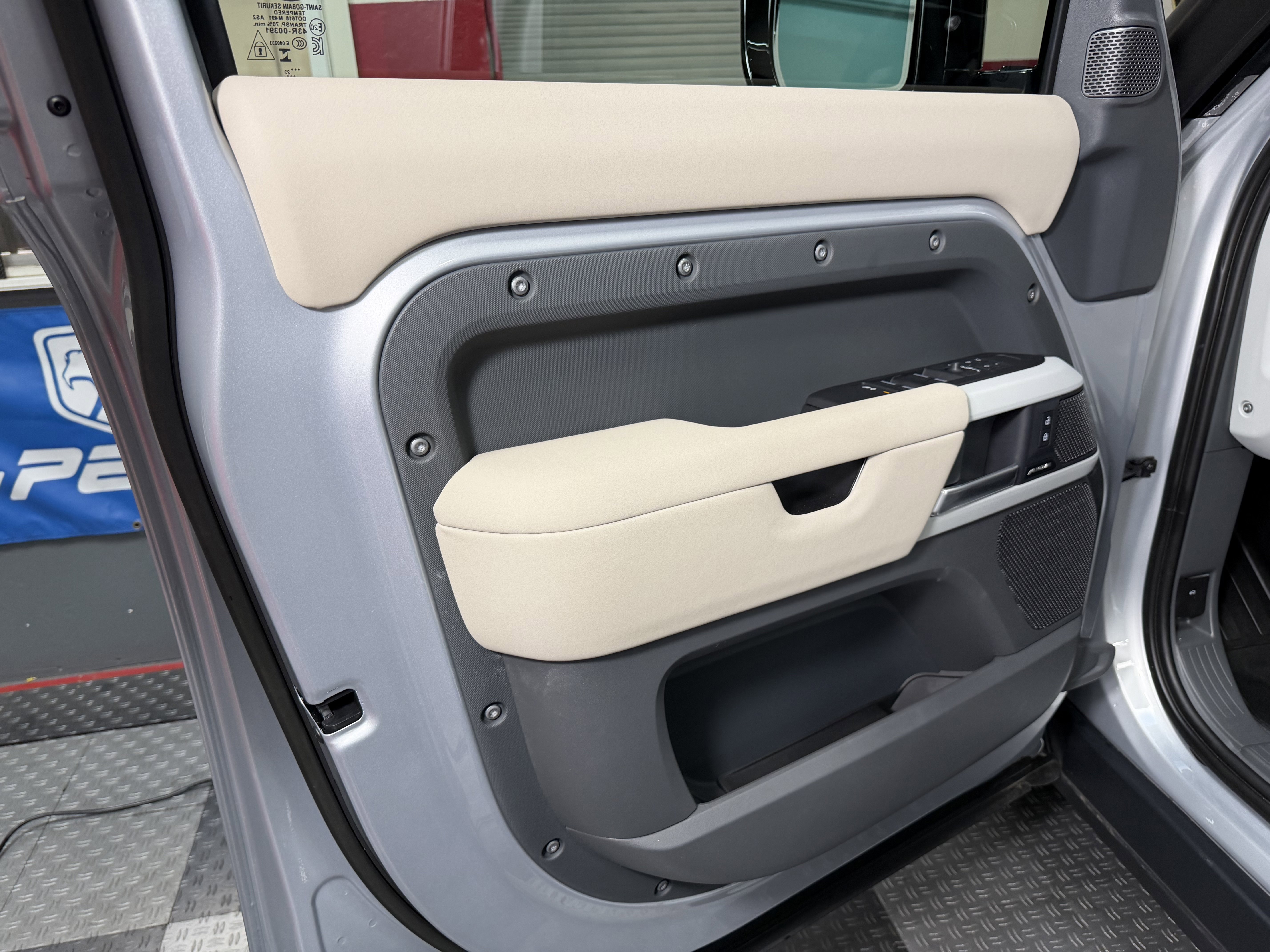 Used 2023 Land Rover Defender 110 S image 16