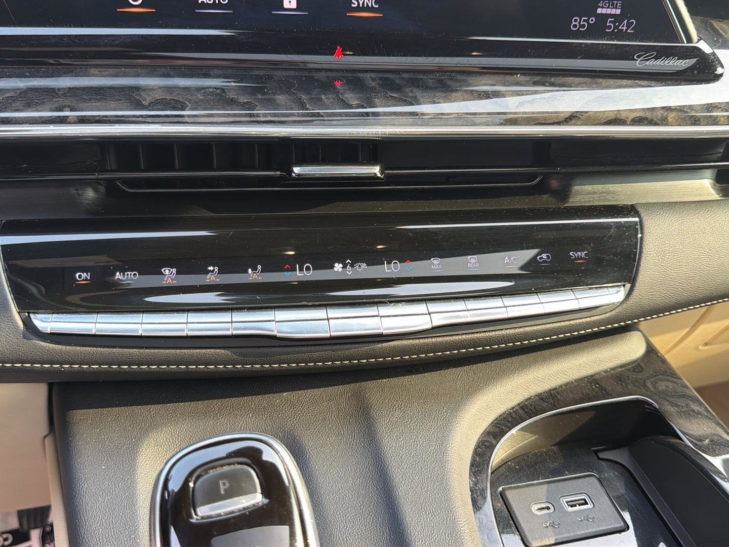 Used 2021 Cadillac Escalade Premium Luxury w/ Performance Package RWD image 34