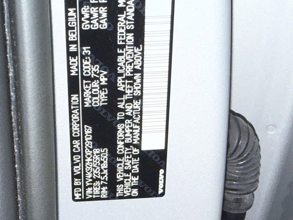 Used 2023 Volvo XC40 B4 Core w/ Convenience Package image 32