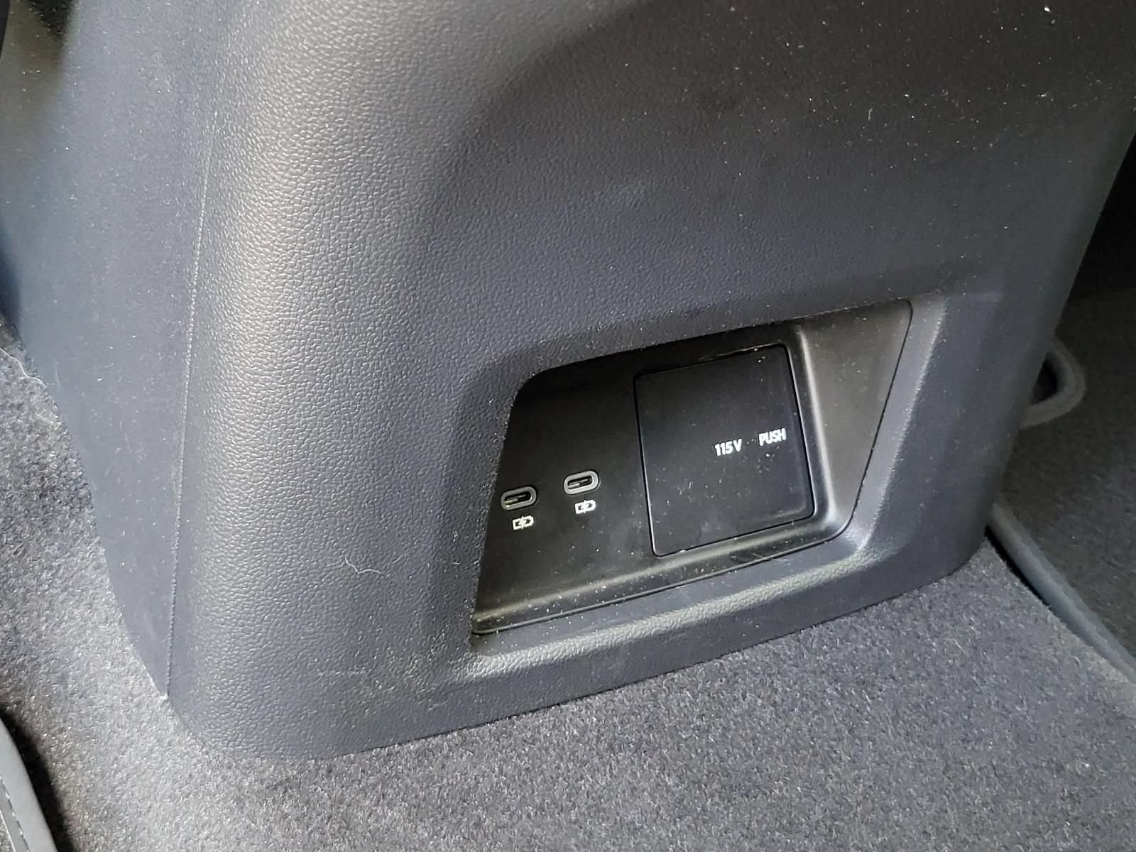Used 2024 Volkswagen Atlas SE FWD image 19