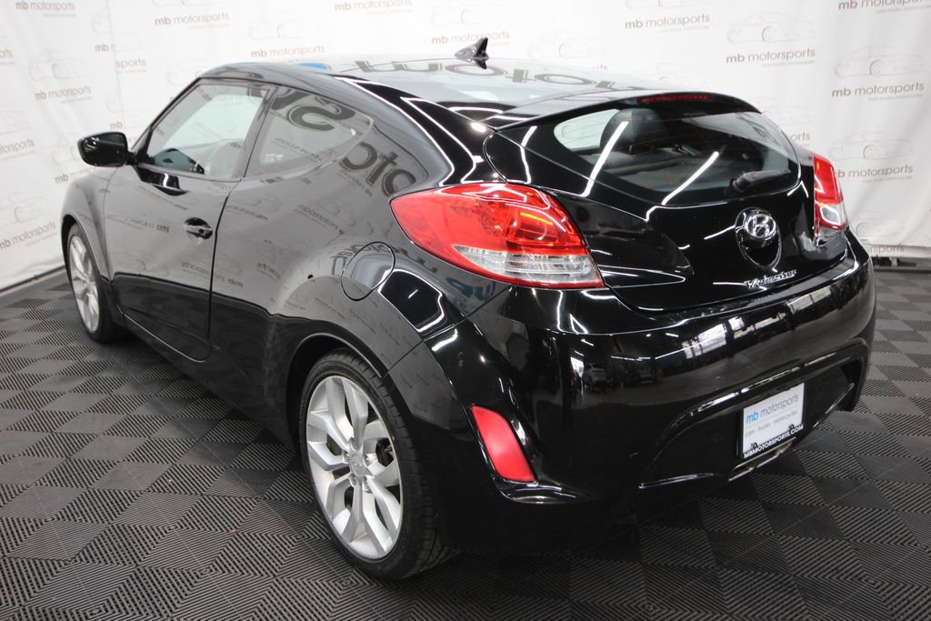Used 2015 Hyundai Veloster w/ Option Group 02 FWD image 4
