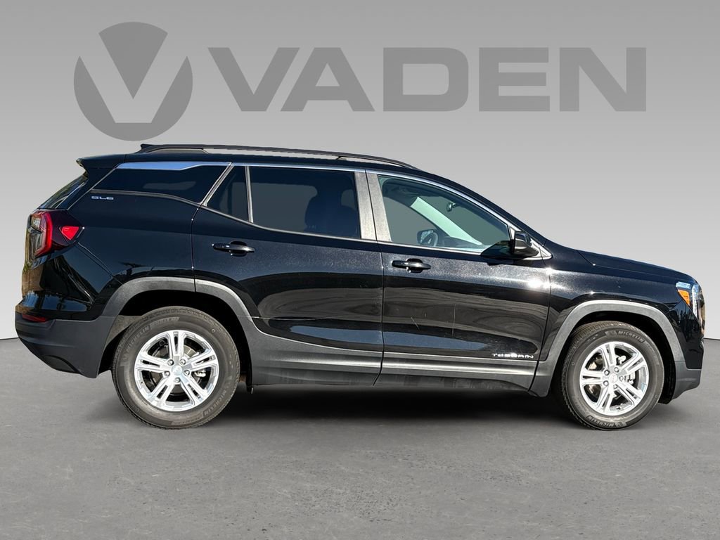 Used 2022 GMC Terrain SLE w/ Driver Convenience Package image 5