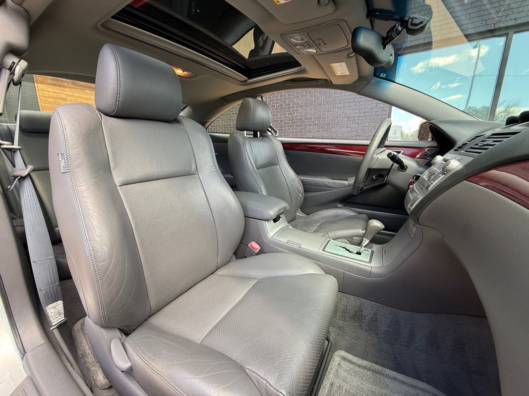 Used 2004 Toyota Solara SE FWD image 16