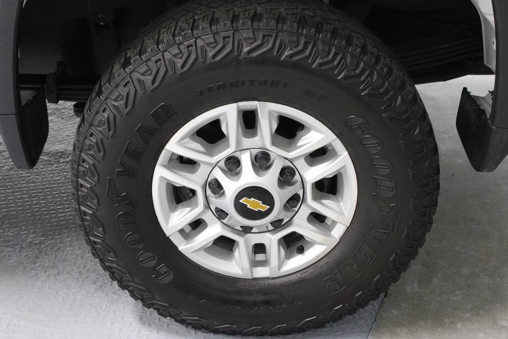Used 2025 Chevrolet Silverado 2500 LT w/ Safety Package AWD/4WD image 18