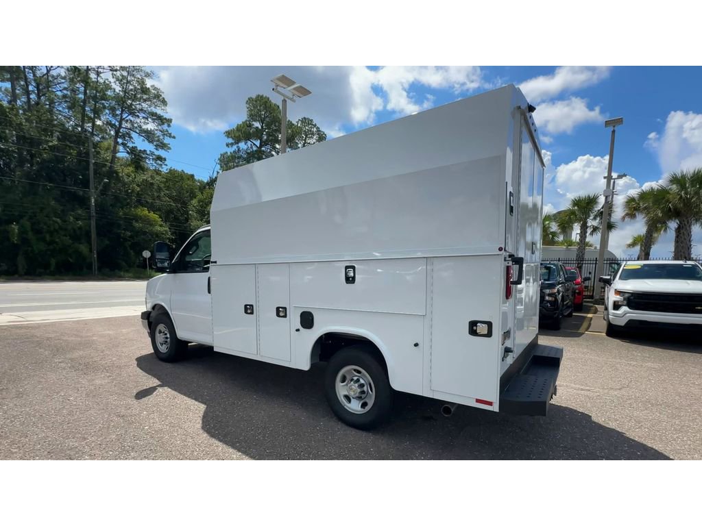 New 2025 Chevrolet Express 3500 w/ Power Convenience Package image 4