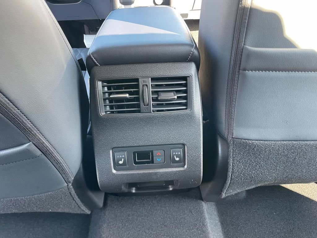 New 2026 Mitsubishi Outlander SEL image 27