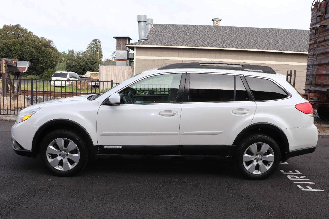 Used 2011 Subaru Outback 2.5i Premium AWD/4WD image 5