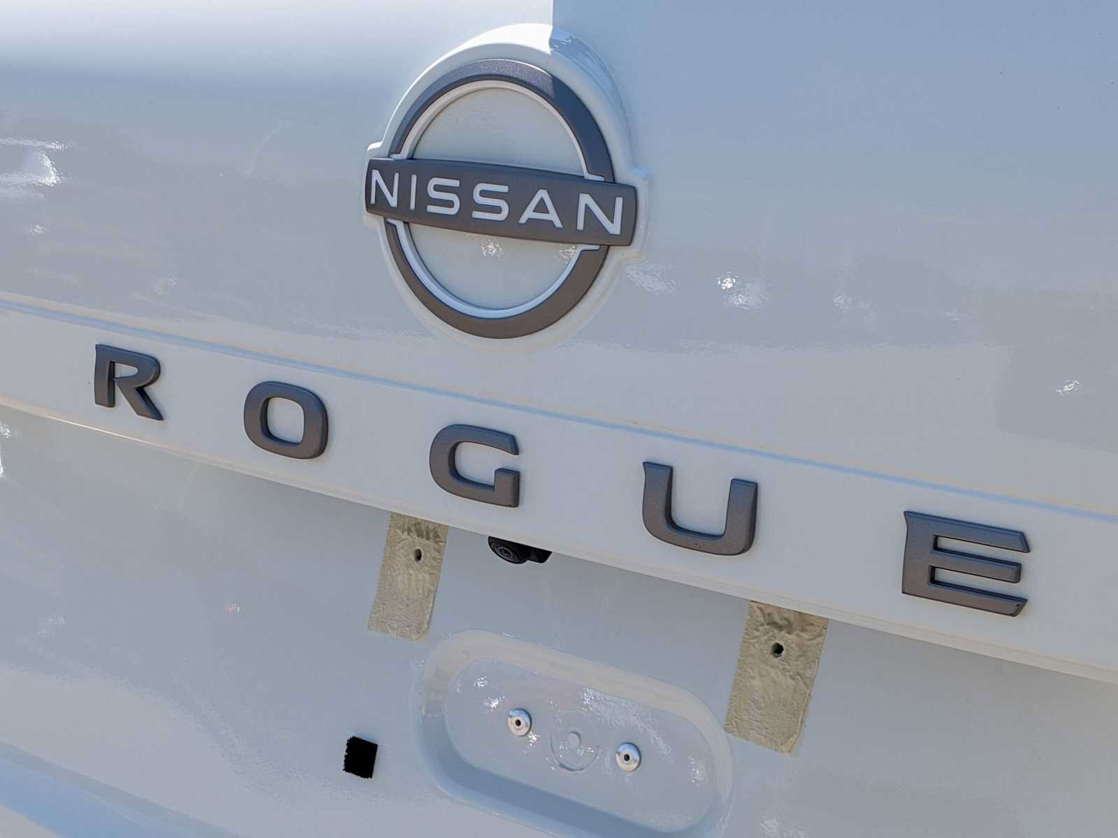 Used 2025 Nissan Rogue S AWD/4WD image 11
