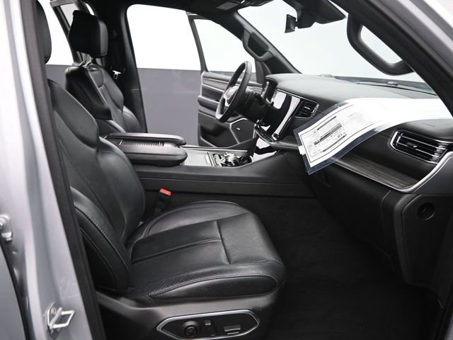 Used 2024 Jeep Wagoneer L Series II w/ Flexible Seating Group image 20