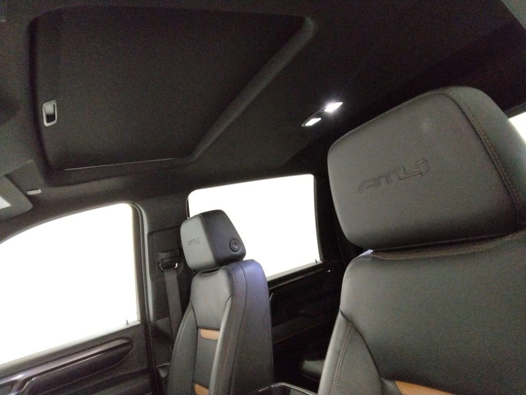 Used 2025 GMC Sierra 2500 AT4 image 24