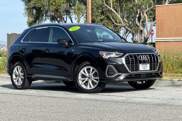 Used 2022 Audi Q3 2.0T Premium Plus w/ Premium Plus Package image 2