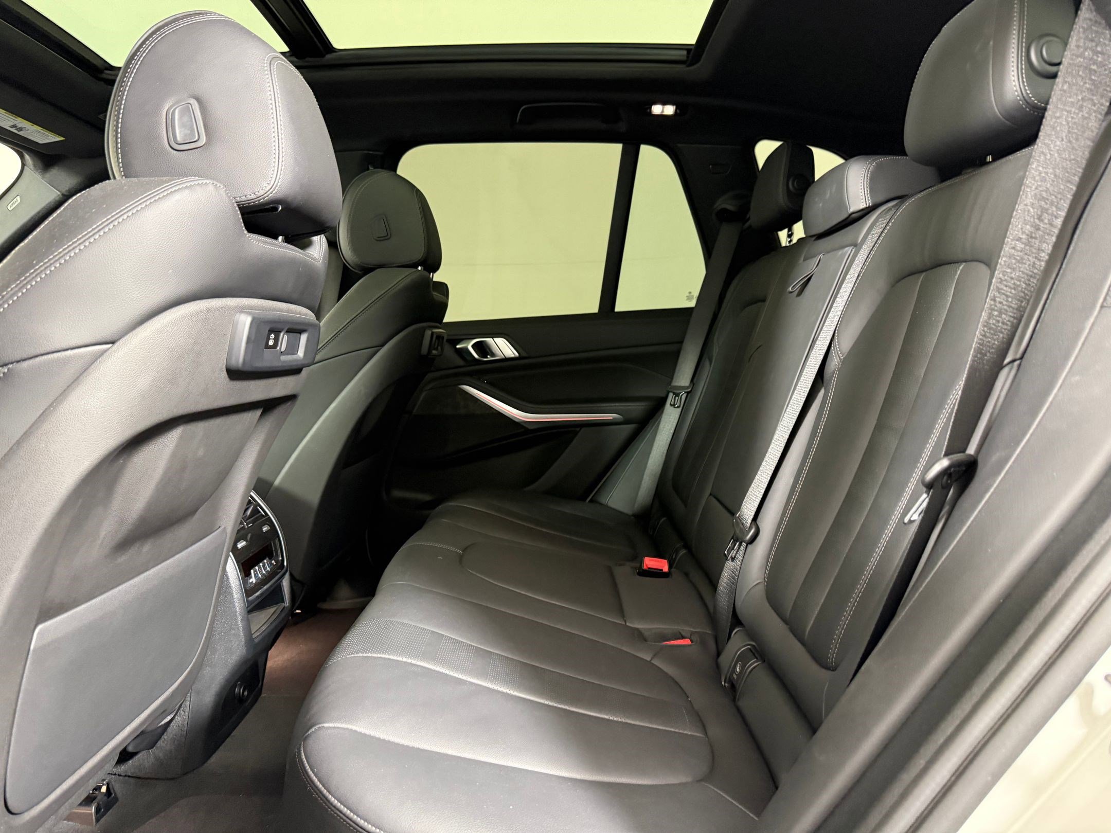 Used 2022 BMW X5 xDrive45e w/ M Sport Package image 26