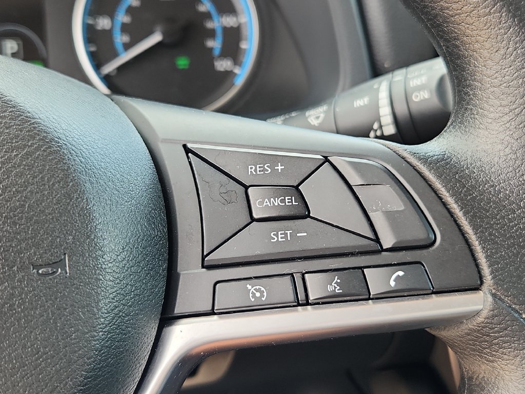 Used 2025 Nissan Leaf S FWD image 17