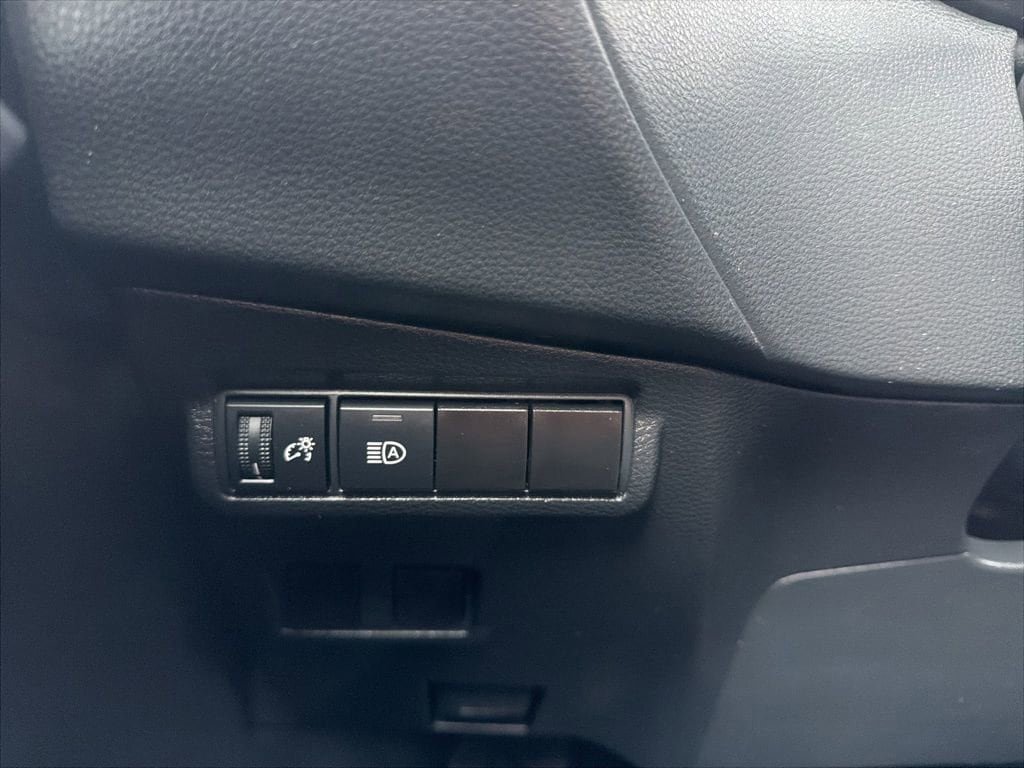 Certified 2023 Toyota Corolla Cross LE AWD/4WD image 31