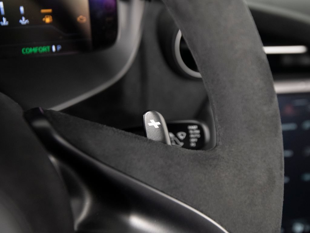 Used 2025 McLaren 750S Spider RWD image 21