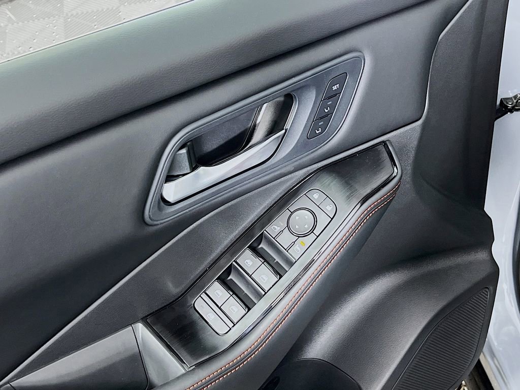 New 2026 Nissan Rogue SV AWD/4WD image 16