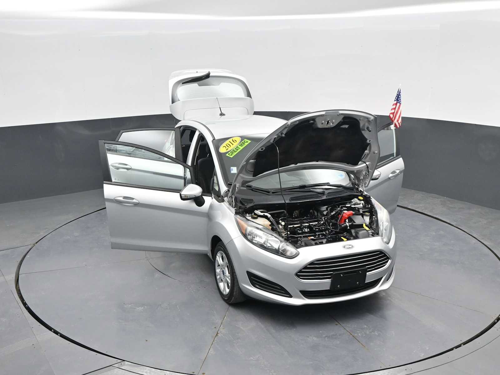 Used 2016 Ford Fiesta SE w/ Cold Weather Package FWD image 41