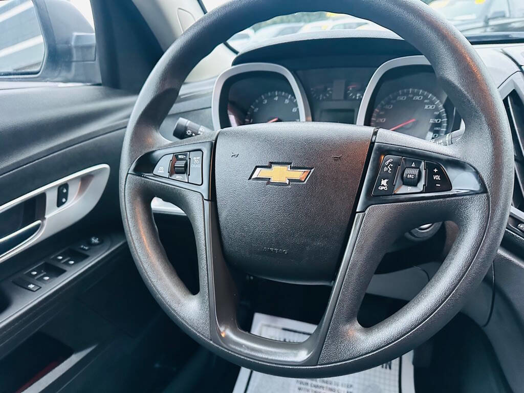 Used 2017 Chevrolet Equinox LS image 14