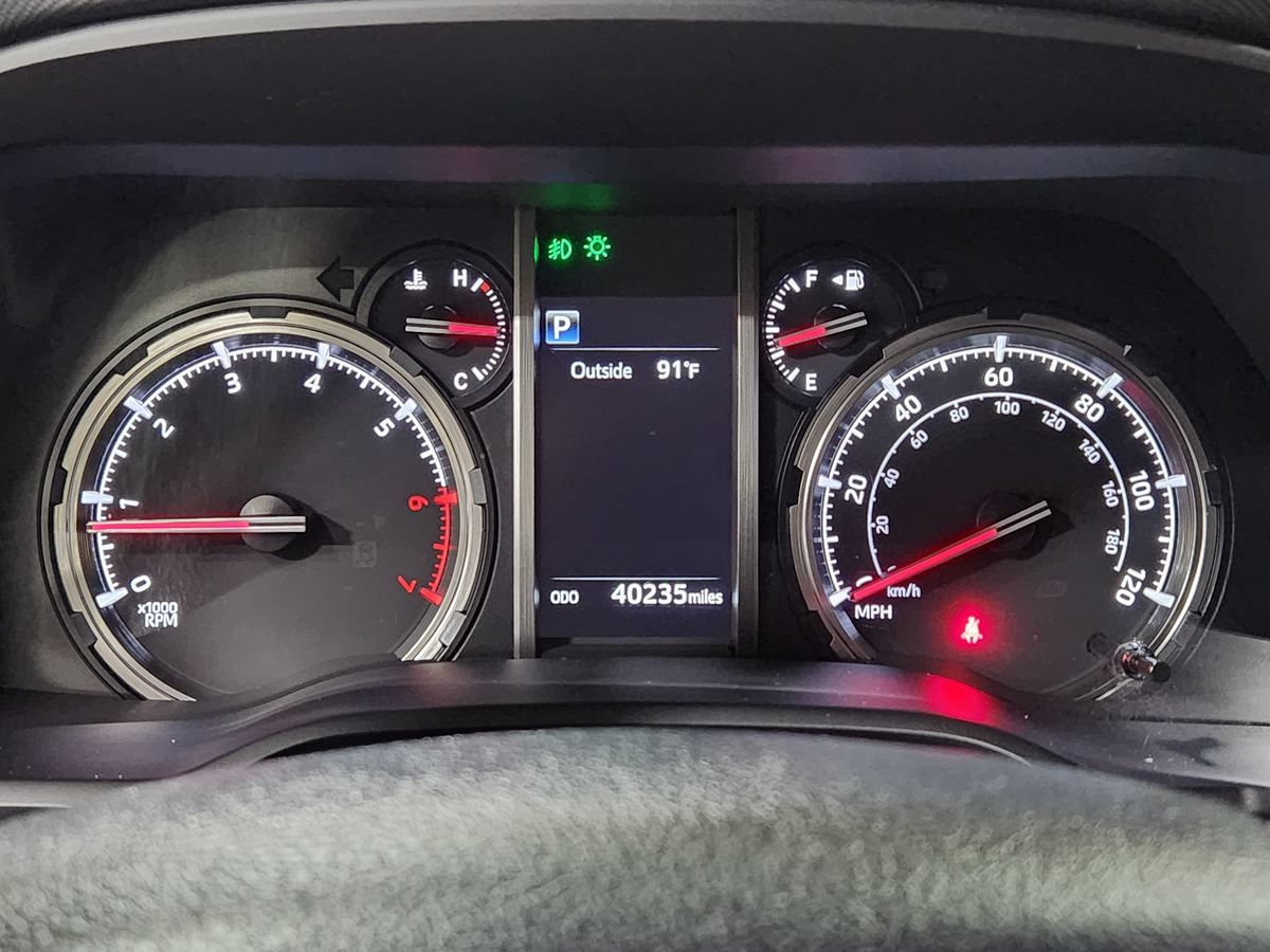 Used 2023 Toyota 4Runner TRD Off-Road Premium w/ Off Road Premium Plus Package AWD/4WD image 34