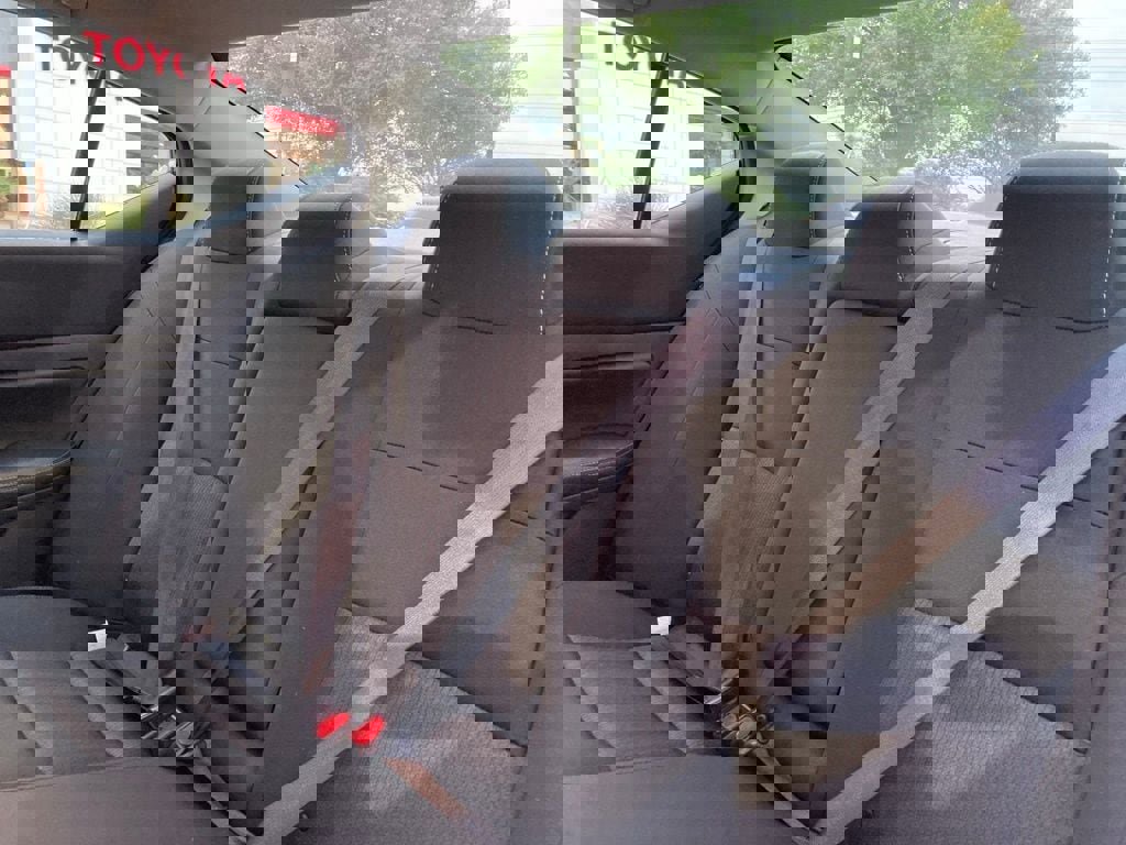 Used 2025 Nissan Altima 2.5 SV image 11