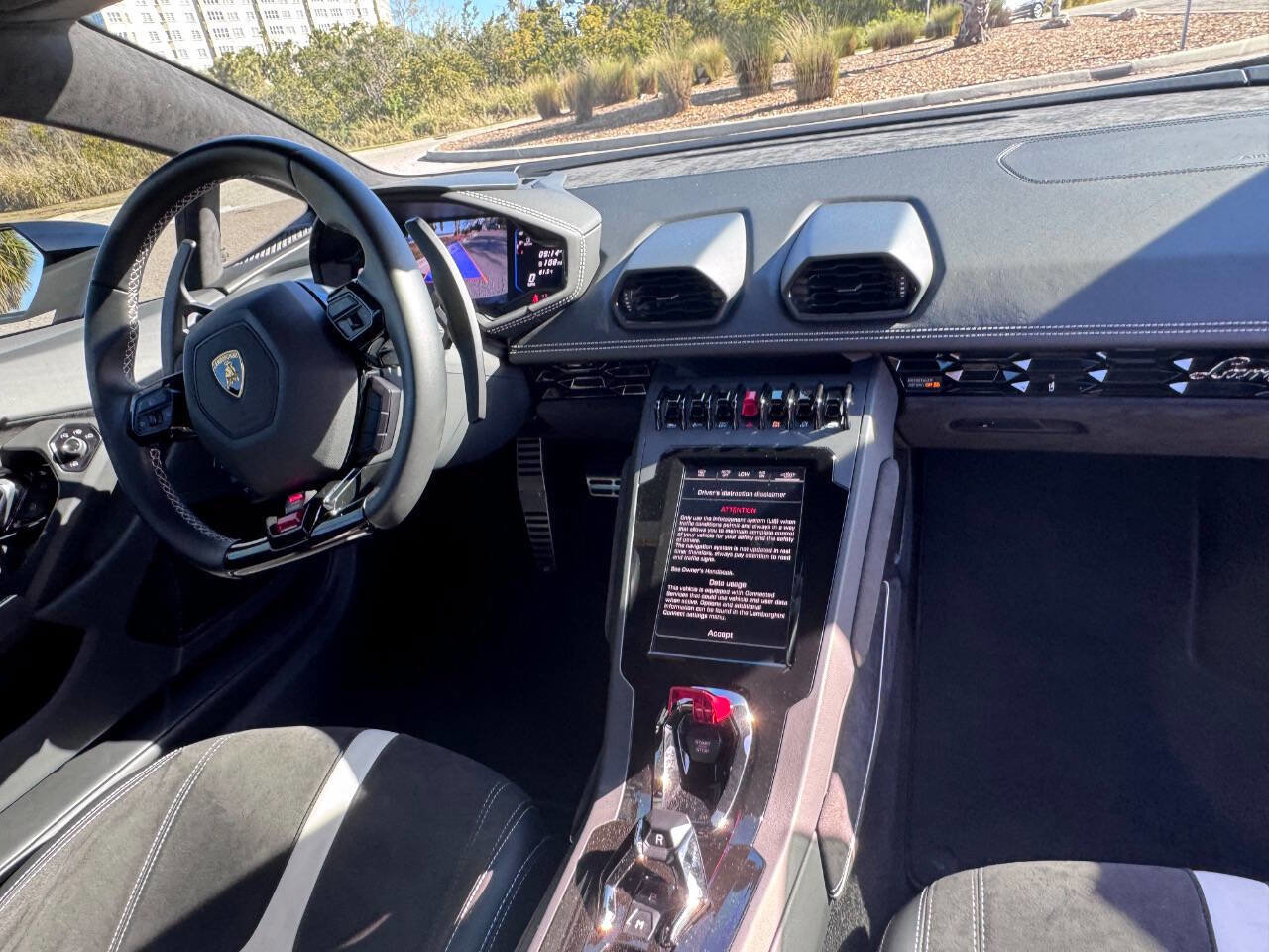 Used 2022 Lamborghini Huracan EVO image 88