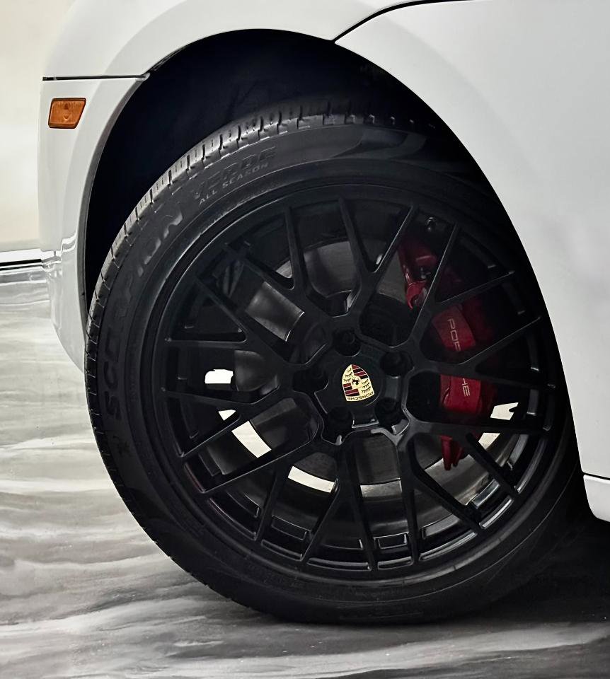 Used 2018 Porsche Macan GTS w/ Premium Package Plus image 16