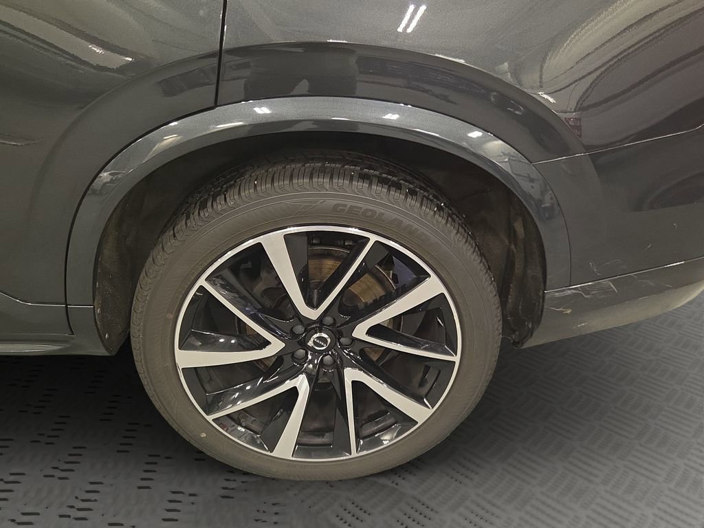 Used 2022 Volvo XC90 T6 Momentum AWD/4WD image 18