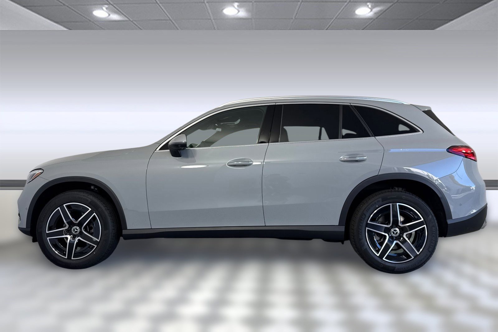 New 2026 Mercedes-Benz GLC 300 image 2